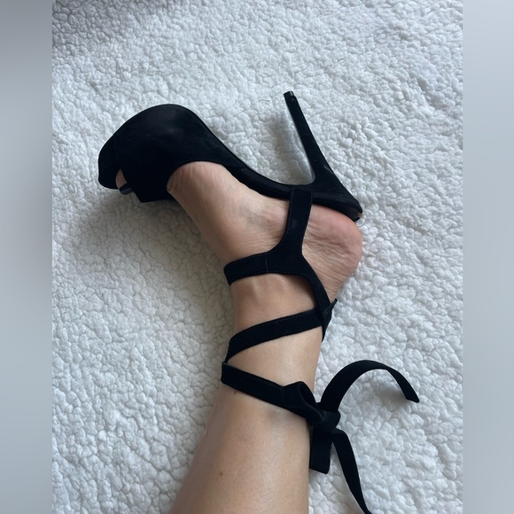 Guess Criss Cross tie sexy heels - Picture 3 of 8